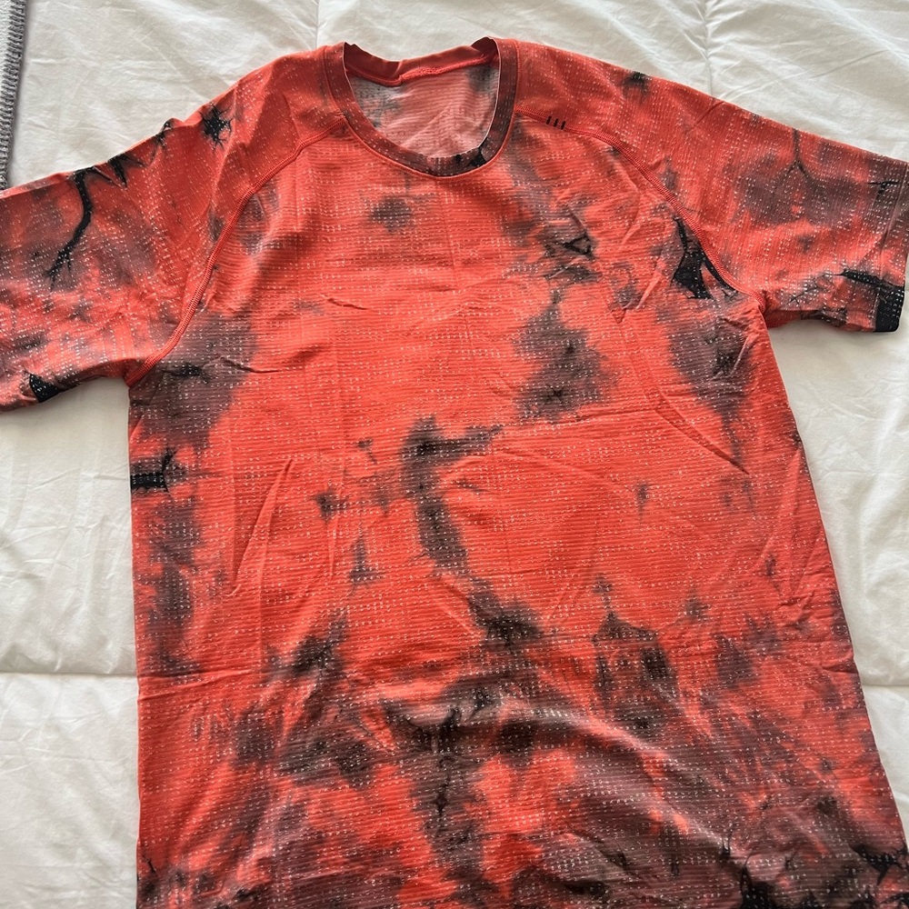 Men’s Lululemon T shirt